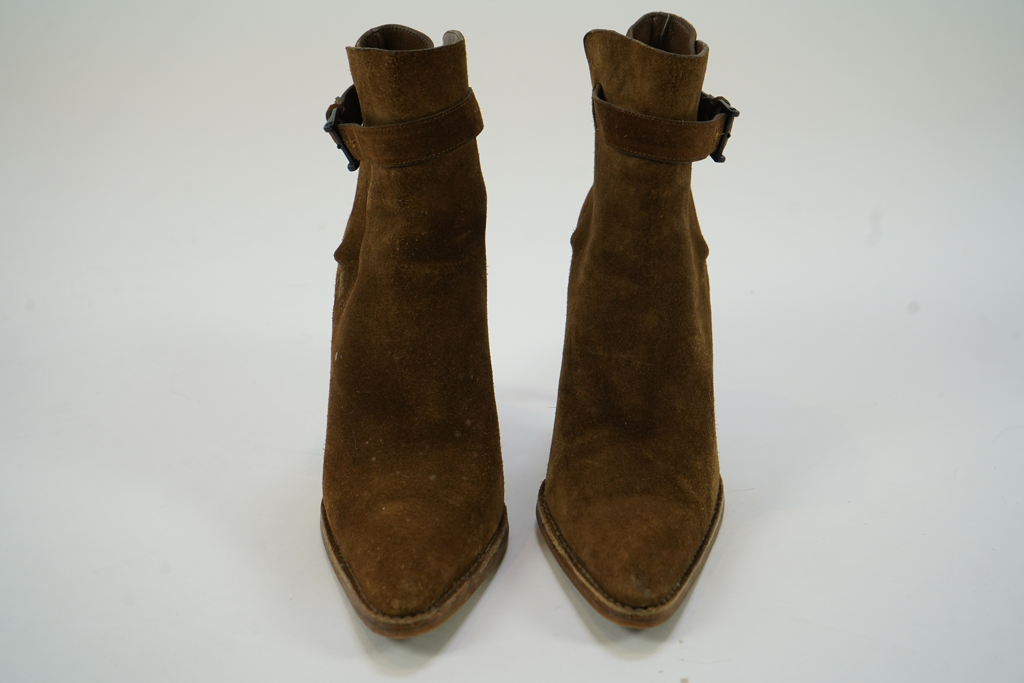 A pair of brown suede Gucci heeled ankle boots with buckle detail. size EU 40.5 (UK 7.5)